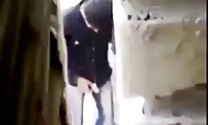 Вона погодилася вперше зайнятися сексом з український секс сусідом