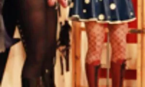 Мастурбація у ванній кімнаті секс по українське