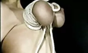 Червоні соски відмінно справляються з порно українське роботою