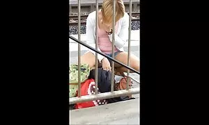 # Стоячи перед українське порно відео кицькою, як кролик #